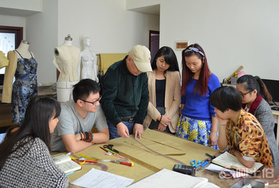 華藝教育一對一零基礎打板制版集訓 開啟服裝設計的職業之門